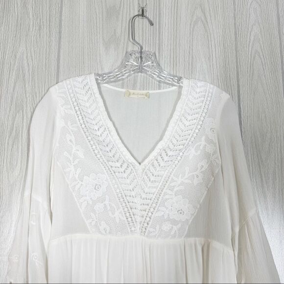 Altar'd State | White Floral Lace V-Neck Mini Dress Size Small - Picture 5 of 9